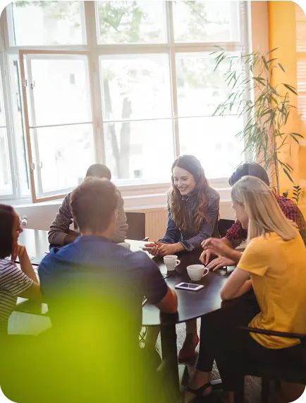 les-dirigeants-d-entreprises-qui-interagissent-les-uns-avec-les-autres 2